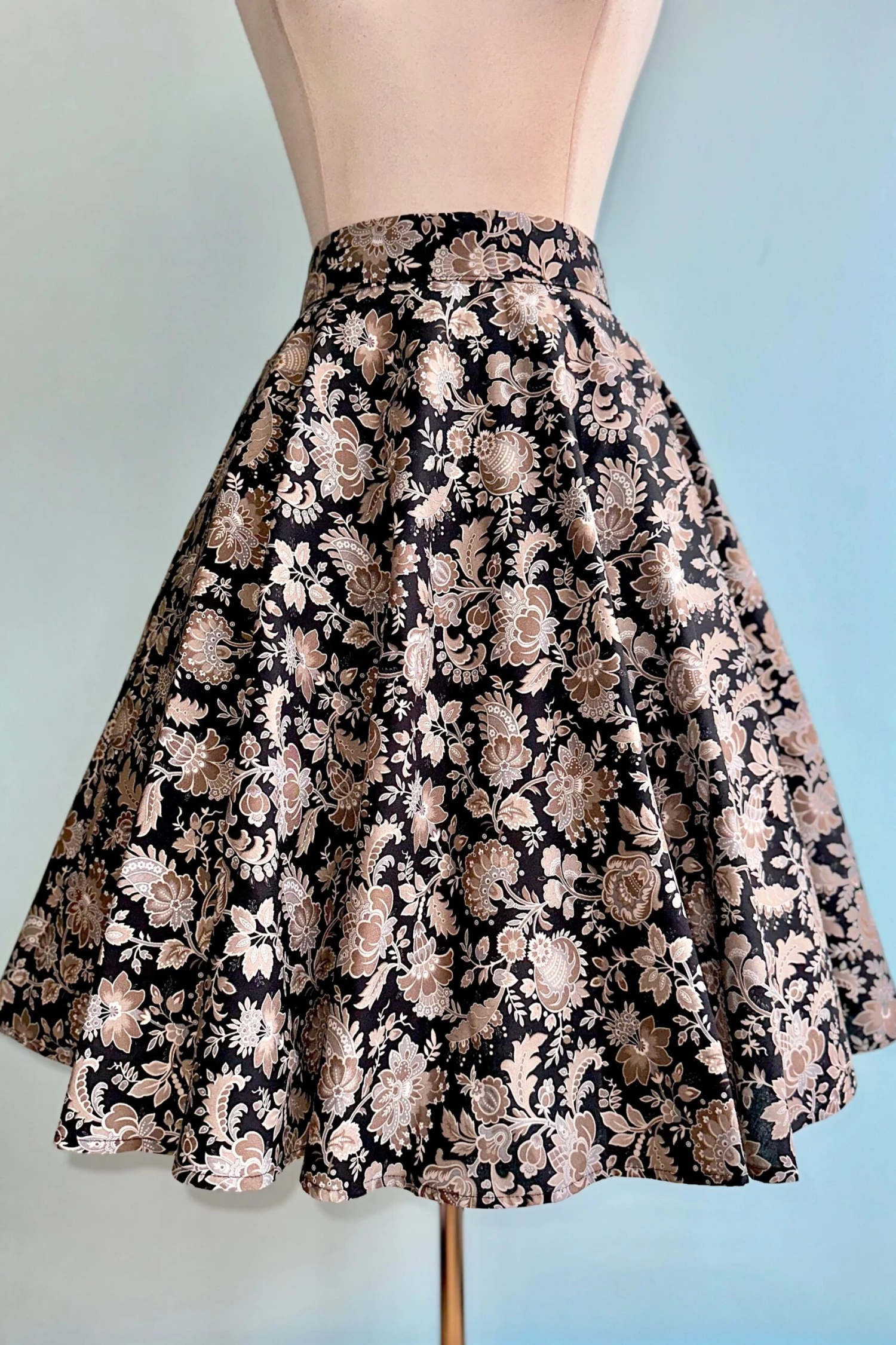 Black Damask Circle Skirt by Heart of Haute Black Damask Circle Skirt By Heart Of Haute -MODERN MILLIE Shop 00807CDD 8171 4B18 B0CA B76F03501708 scaled