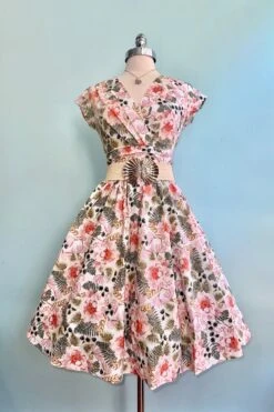 Pink And Green Floral Greta Dress By Retrolicious -MODERN MILLIE Shop 00BDF615 3B90 4C1D 8926 F6183879CC14