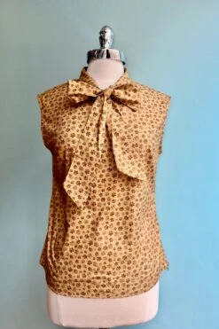 Paw Print Bow Top By Retrolicious