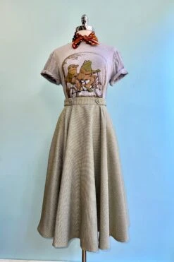 Frog And Toad T-Shirt In Grey -MODERN MILLIE Shop 06C9A396 7B15 4823 A49F 3AF0E4DAB2BA