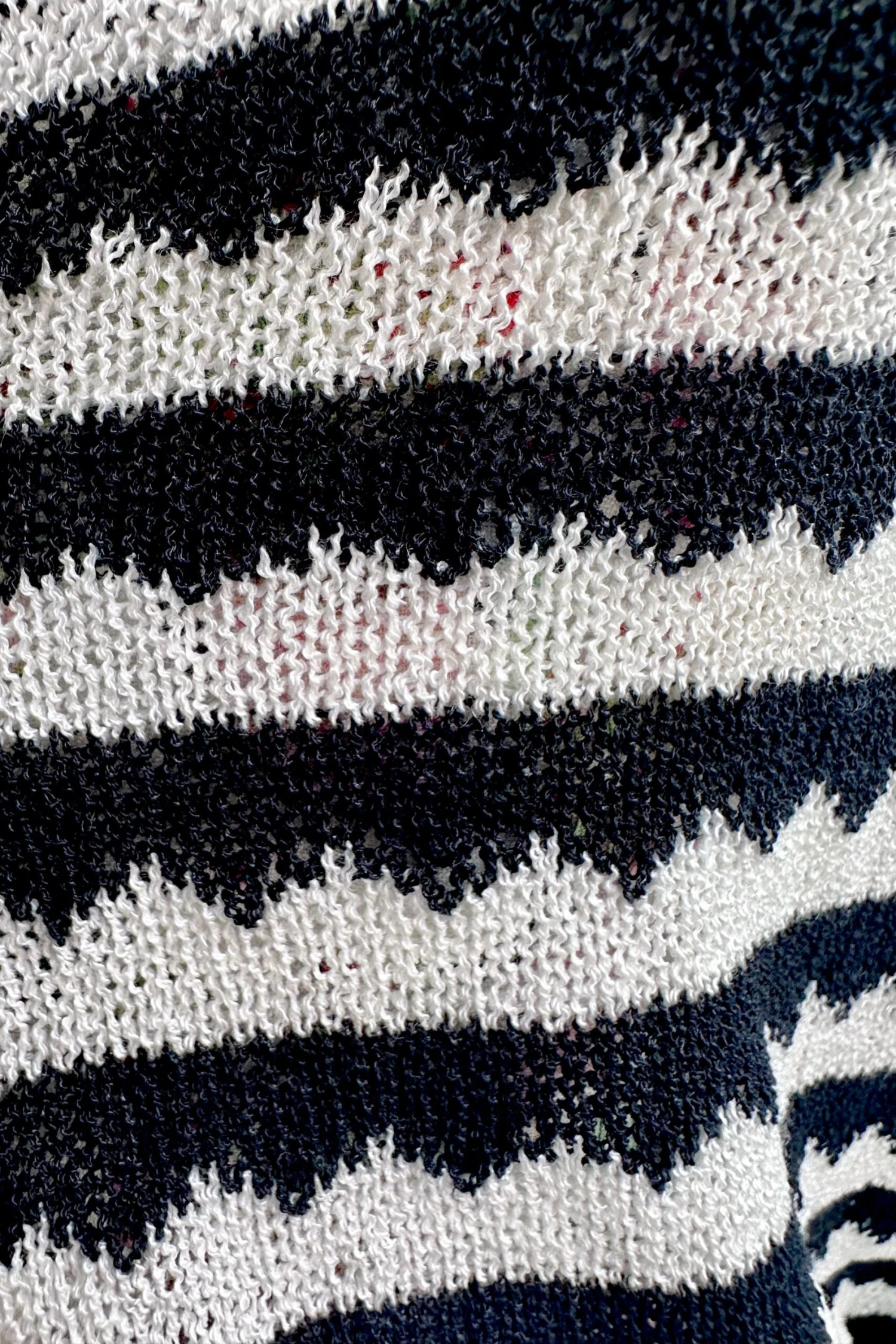 Black and White Cropped Collared Cardigan by Compania Fantastica Black And White Cropped Collared Cardigan By Compania Fantastica -MODERN MILLIE Shop 0DD730F9 8321 4941 AC9D F18F609DA890 scaled