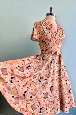 Vintage Books Short Sleeve Rose Dress In Pink By Miss Lulo 8 Vintage Books Short Sleeve Rose Dress In Pink By Miss Lulo -MODERN MILLIE Shop 0FD097C9 86F9 4B4C BF5A ACBA71D6498E