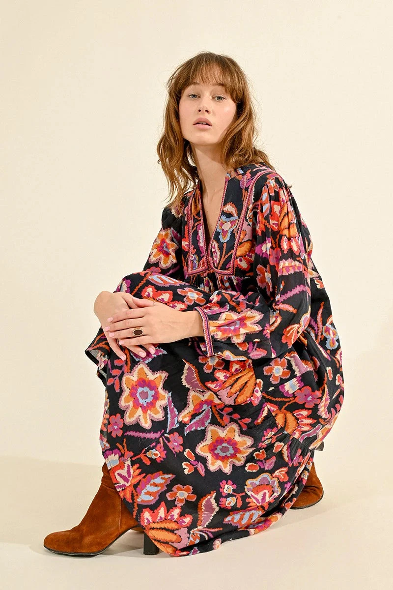 Navy Floral Midi Dress by Molly Bracken Navy Floral Midi Dress By Molly Bracken -MODERN MILLIE Shop 134684