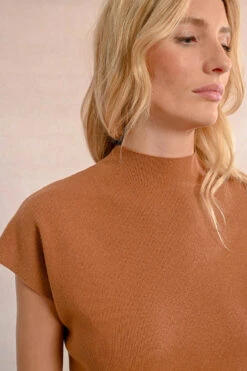 Camel Short Sleeve Ribbed Sweater By Molly Bracken -MODERN MILLIE Shop 135392 1