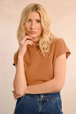 Camel Short Sleeve Ribbed Sweater By Molly Bracken -MODERN MILLIE Shop 135393 1