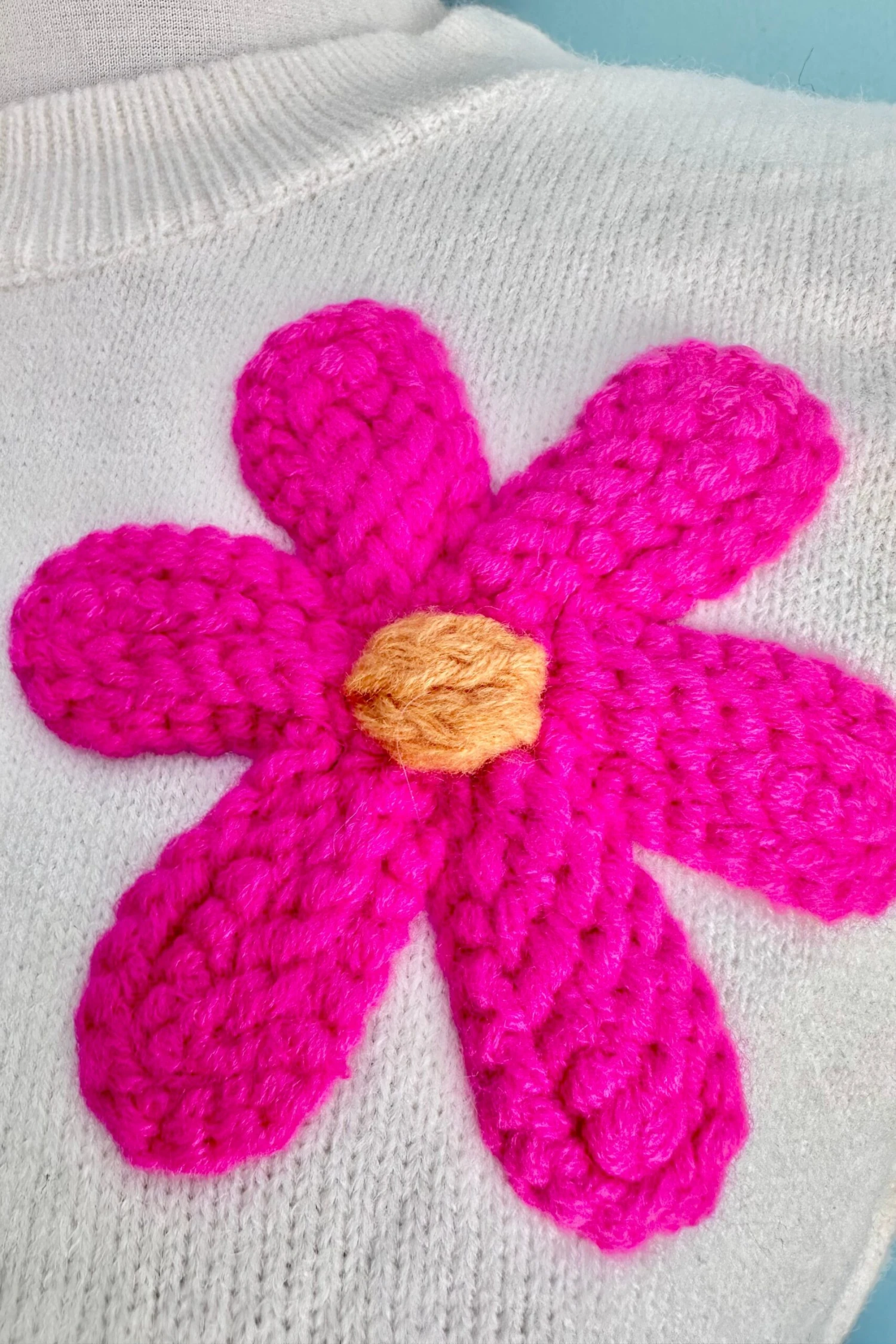 Ivory Short Sleeve Sweater with Embroidered Flowers Ivory Short Sleeve Sweater With Embroidered Flowers -MODERN MILLIE Shop 1623E60D 0CCB 4D7C 9B56 90D950D3FA4E scaled