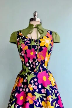 Green Short Sleeve Keyhole Button Down Top By Voodoo Vixen -MODERN MILLIE Shop 1796C9AD 310C 4AC6 AF0D AA28EFC4AE77