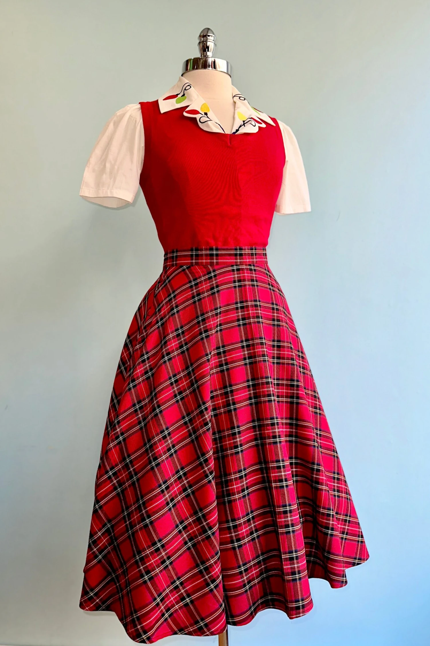 Red Plaid Irvine Circle Skirt by Hell Bunny Red Plaid Irvine Circle Skirt By Hell Bunny -MODERN MILLIE Shop 1A3D1FC8 9766 463A BFF0 E442782ACD61 scaled