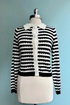 Black And White Cropped Collared Cardigan By Compania Fantastica
