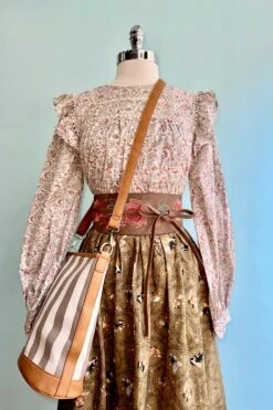 Cream Floral Ruffled Lace Trim Top -MODERN MILLIE Shop 1F58D5FD 52BF 4400 8548 FADE50007A26