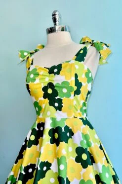 Green Mod Floral Sarah Dress By Heart Of Haute -MODERN MILLIE Shop 1F6250FA EC0D 416E BC70 A58B83C54A3B