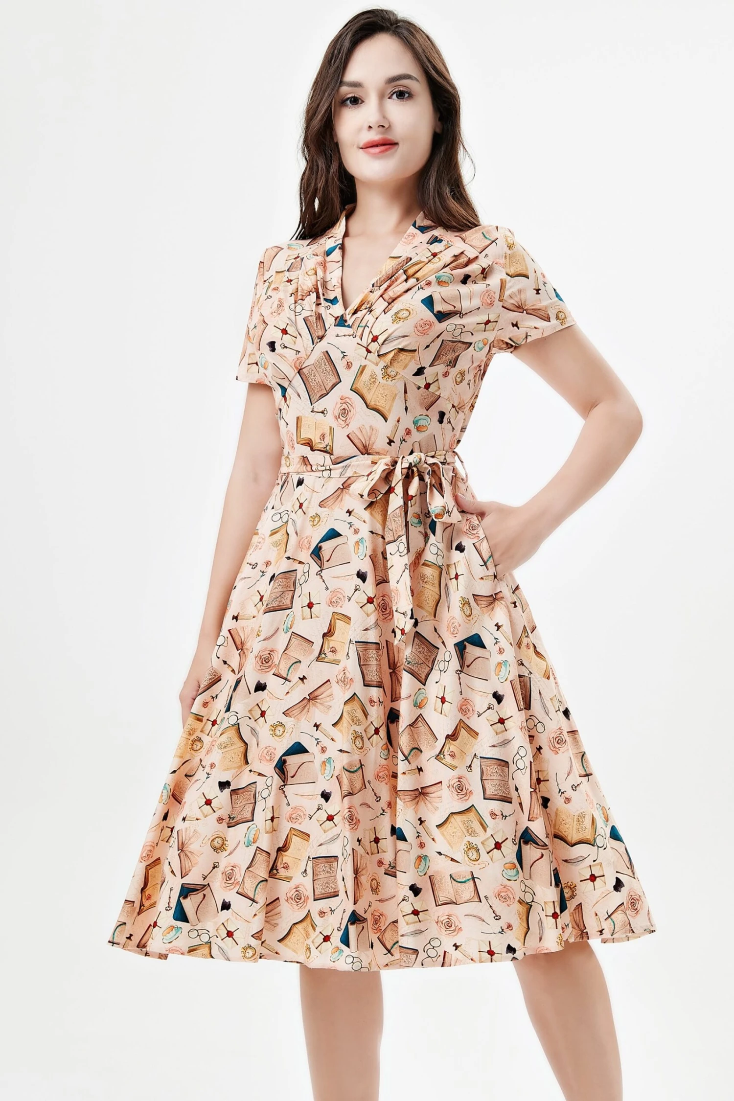 Vintage Books Short Sleeve Rose Dress in Pink by Miss Lulo Vintage Books Short Sleeve Rose Dress In Pink By Miss Lulo -MODERN MILLIE Shop 253130 PINKMULTI 01 scaled