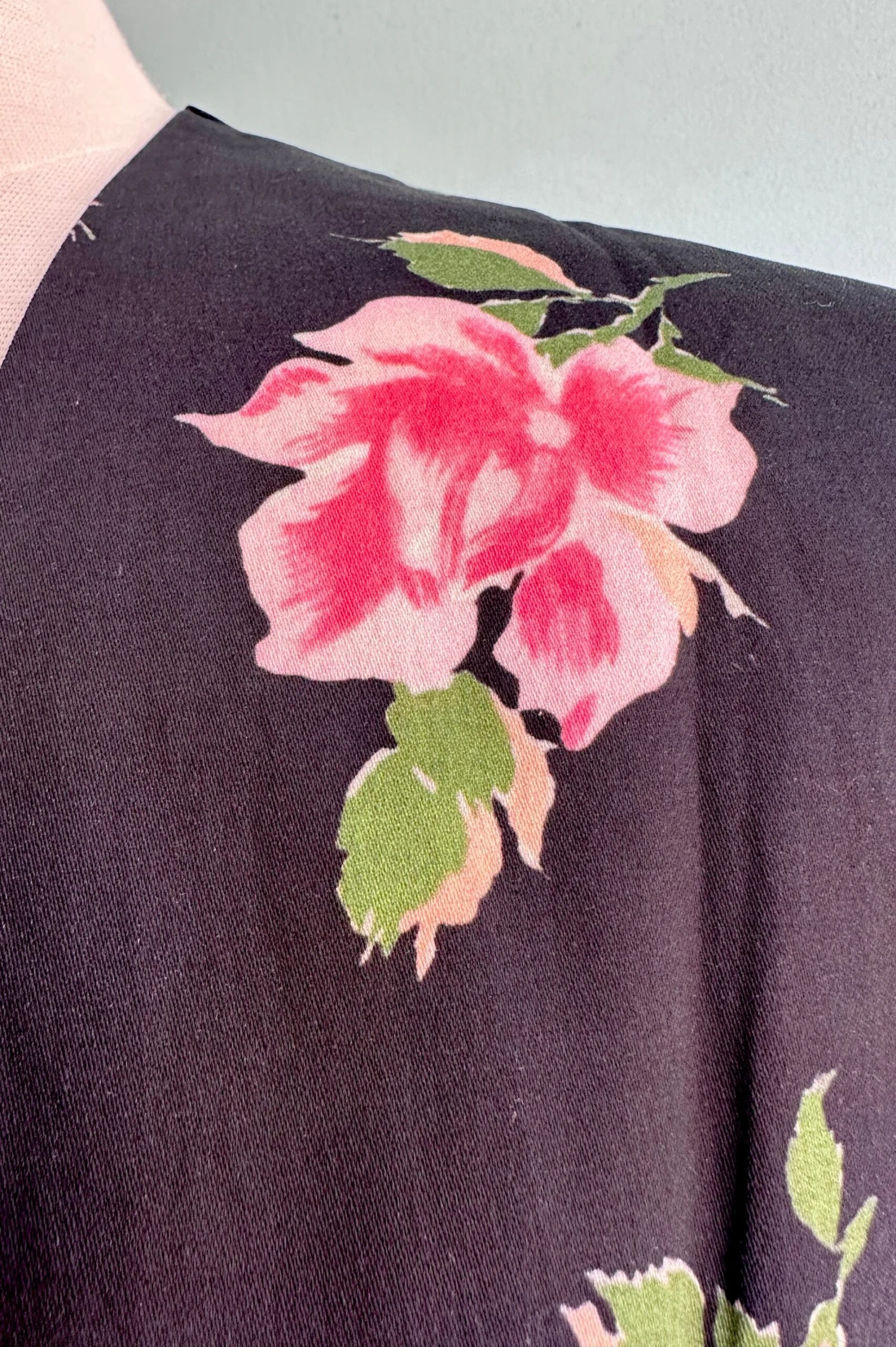 Suzy Bolero Top in Beauty Queen Black & Pink Floral by Retrospec'd Suzy Bolero Top In Beauty Queen Black & Pink Floral By Retrospec'd -MODERN MILLIE Shop 2B35FEE1 D1C6 4A46 8CE5 5F8F12A16466 scaled