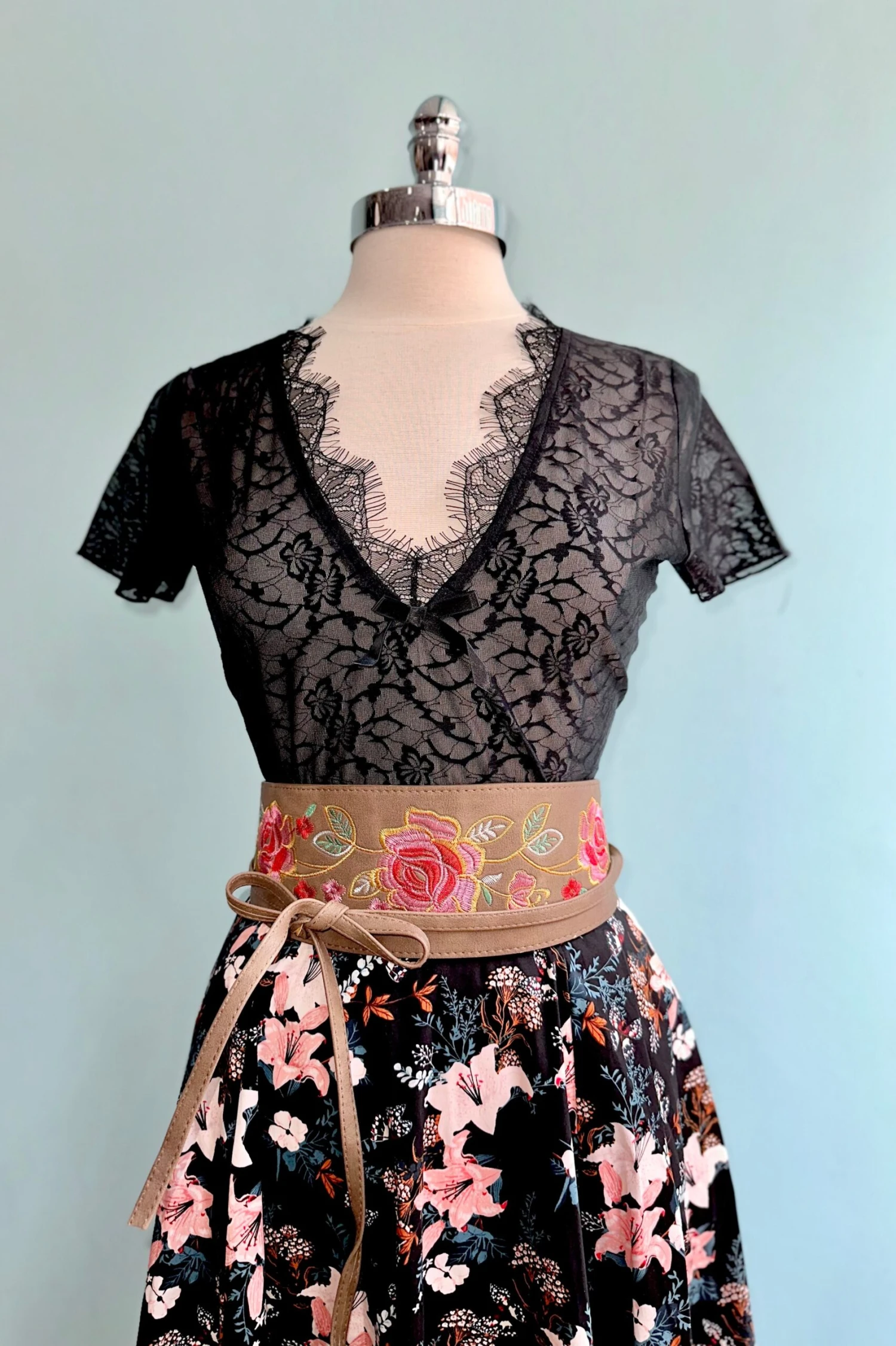 Black Short Sleeve Fitted Lace Floral Top by Jawbreaker Black Short Sleeve Fitted Lace Floral Top By Jawbreaker -MODERN MILLIE Shop 33EC4EC7 A358 4A14 8DD9 84BBBBA1CC29 scaled