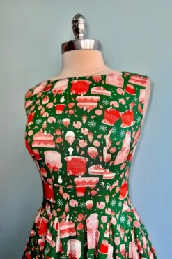 Holiday Cakes Lily Dress By Miss Lulo -MODERN MILLIE Shop 35465853 1039 45B7 91C3 8B29C66DDCC8