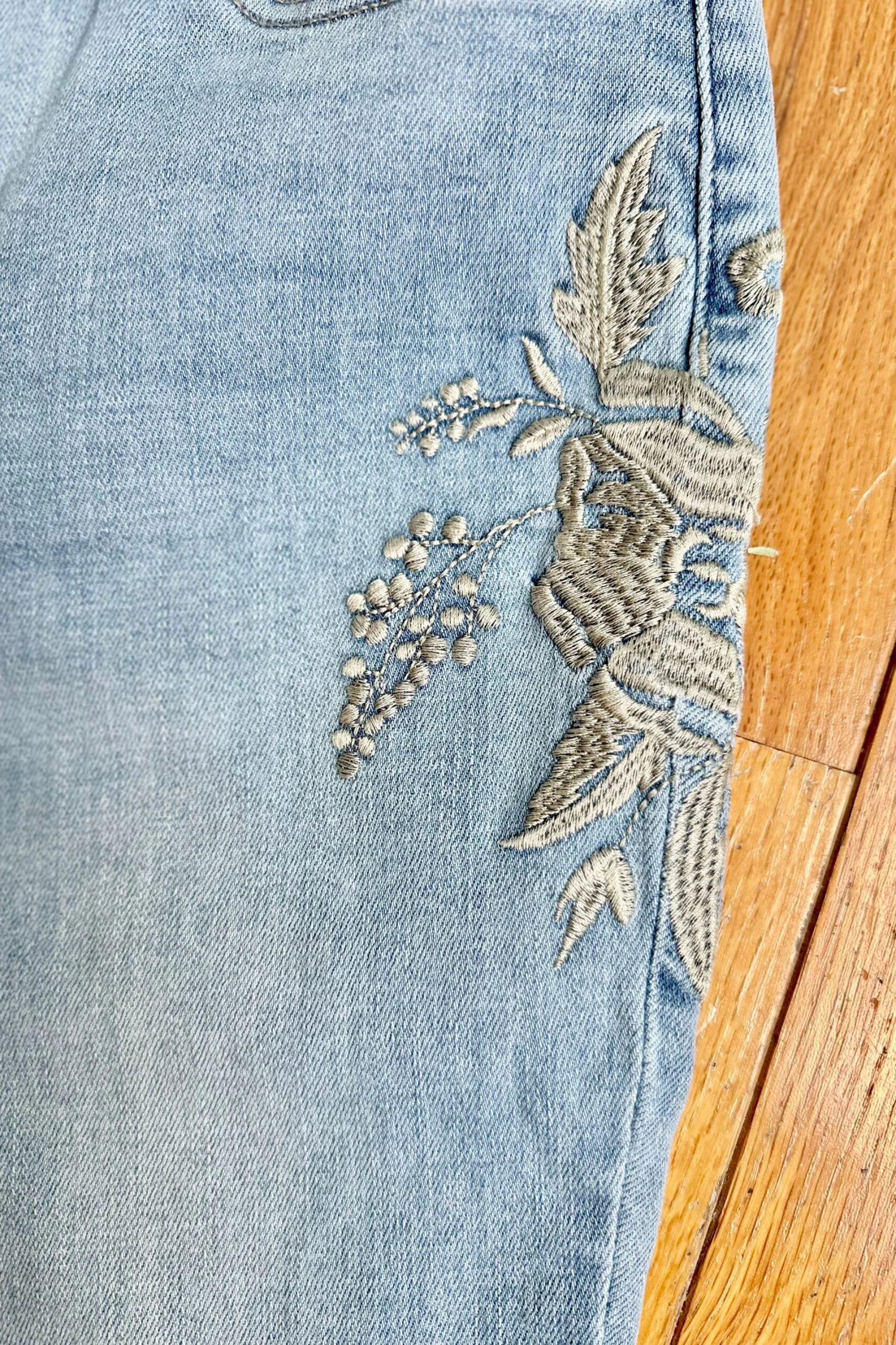 Embroidered High Rise Modern Bootcut Jeans by Artemis Vintage Embroidered High Rise Modern Bootcut Jeans By Artemis Vintage -MODERN MILLIE Shop 426CBDD2 053C 4829 B10C 98ECA42D6DF1 scaled