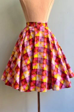 Pink Geometric Daisy Circle Skirt By Heart Of Haute -MODERN MILLIE Shop 4A8ADE9E 1853 4AD3 AB6E B539B0475855