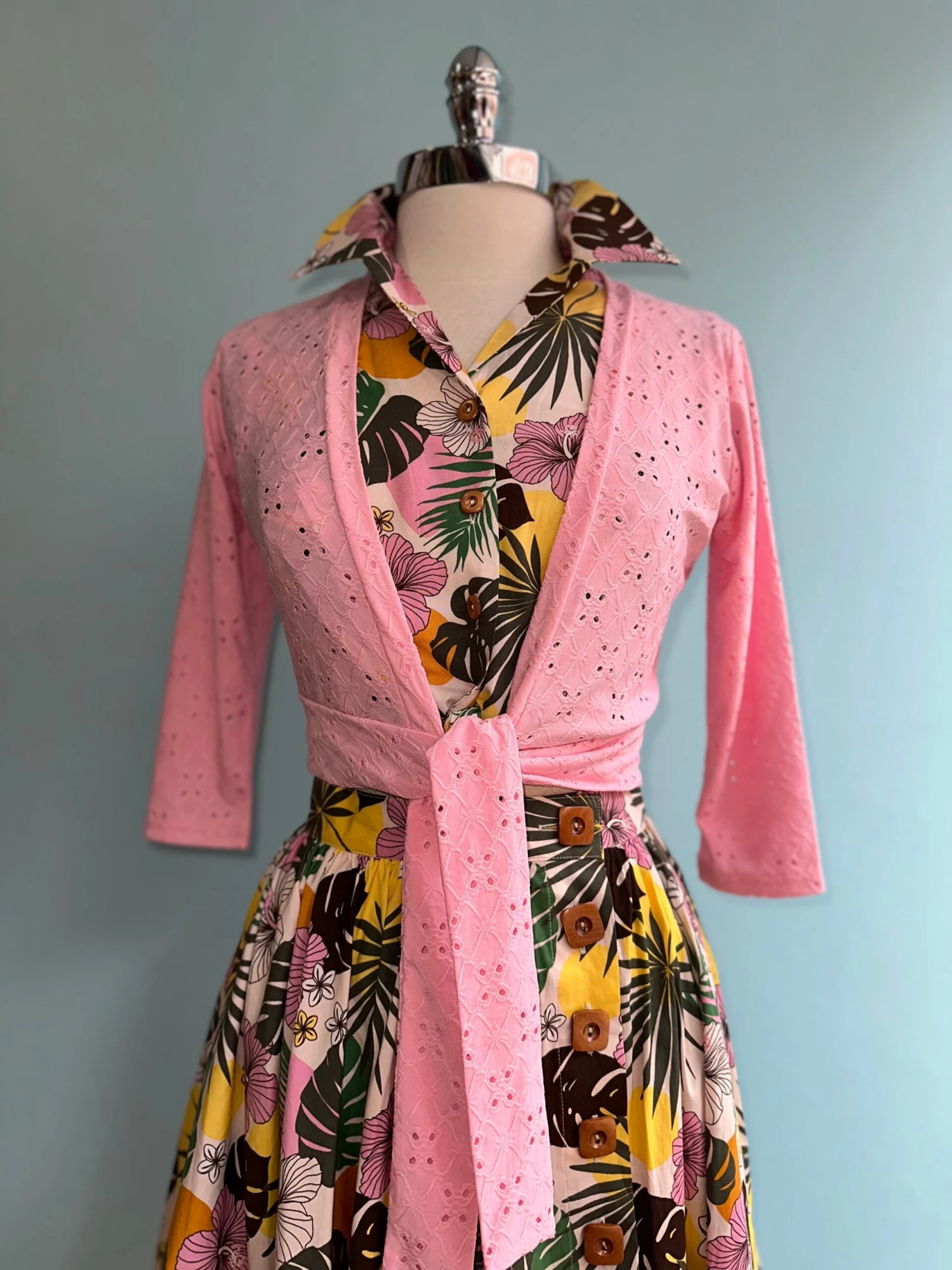 Benita Tropical Print Button Down Top by Hell Bunny Benita Tropical Print Button Down Top By Hell Bunny -MODERN MILLIE Shop 5449C761 A28C 45F9 A07E F6732DA84307 scaled