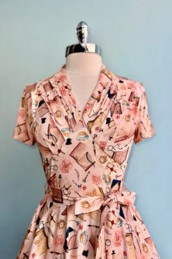 Vintage Books Short Sleeve Rose Dress In Pink By Miss Lulo 4 Vintage Books Short Sleeve Rose Dress In Pink By Miss Lulo -MODERN MILLIE Shop 5B3BB5D1 1F99 49BA 9E35 45DDF0407CEF