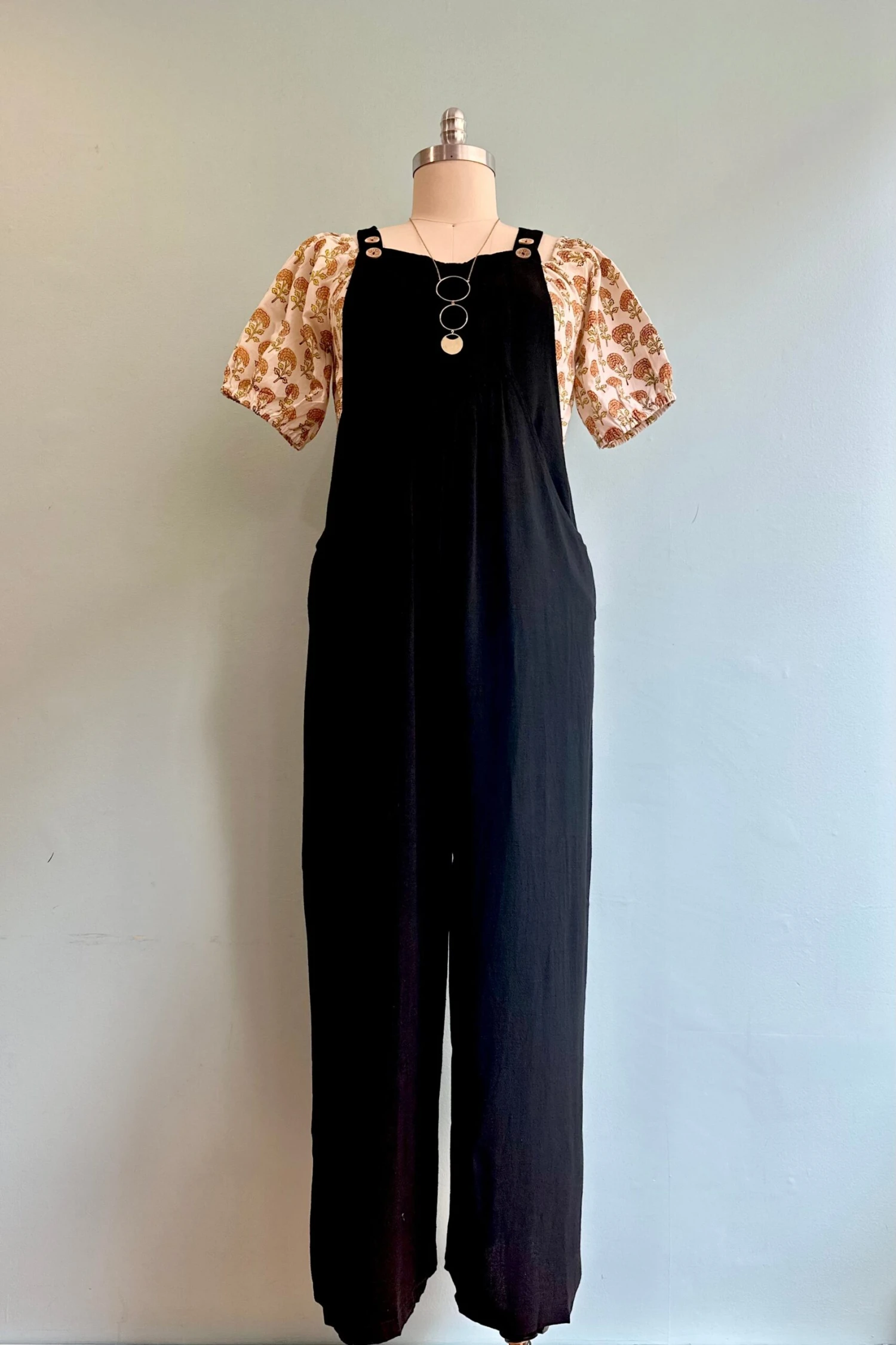 Black Linen Wide Leg Jumpsuit Black Linen Wide Leg Jumpsuit -MODERN MILLIE Shop 5B47E6D6 D999 4DFC 8E54 527736BCD513 scaled