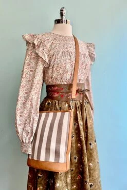 Cream Floral Ruffled Lace Trim Top -MODERN MILLIE Shop 5CC60568 E002 4335 AFBF 49F99AD5E4A2