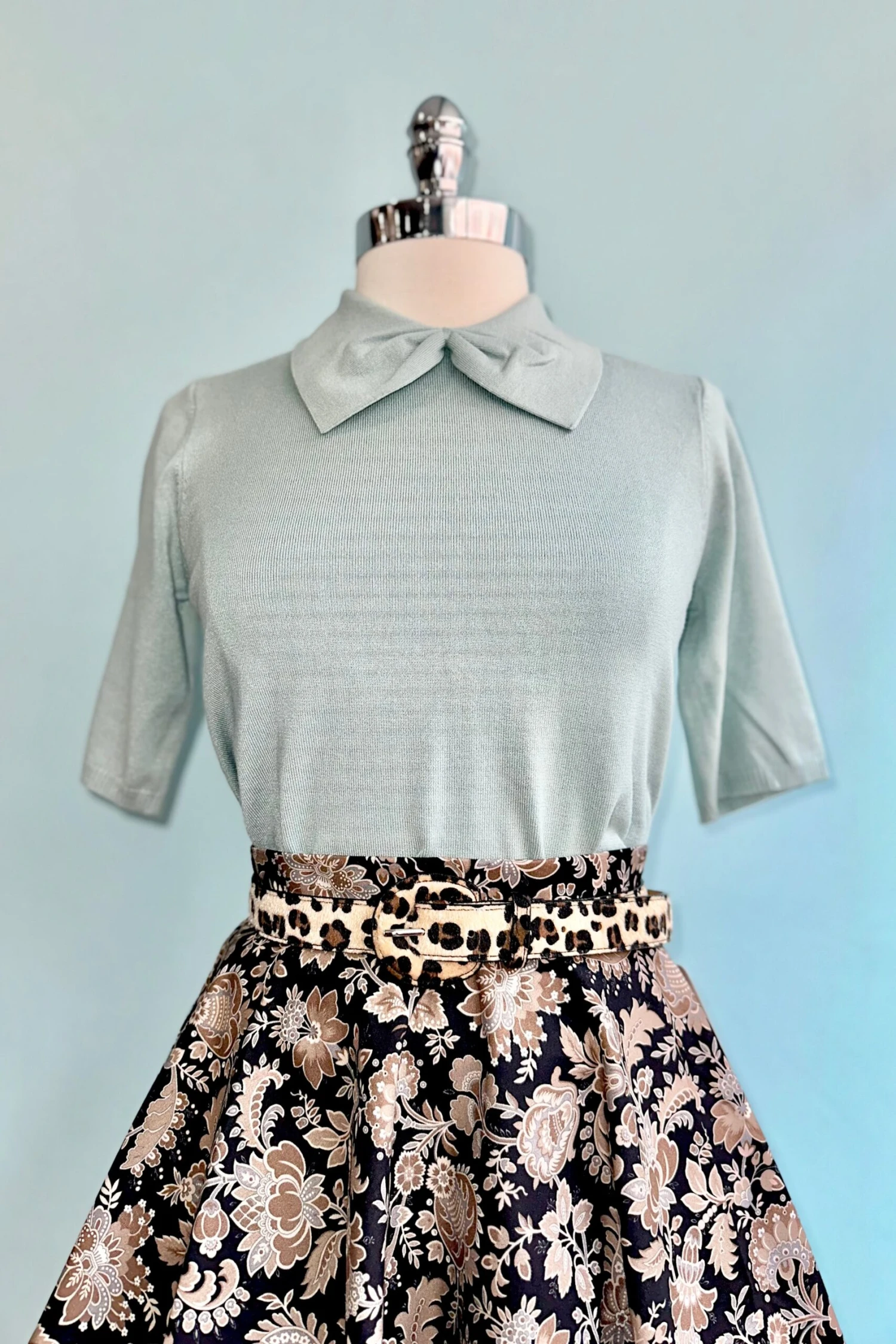 Black Damask Circle Skirt by Heart of Haute Black Damask Circle Skirt By Heart Of Haute -MODERN MILLIE Shop 5FD82EFF 3A56 47B6 B0C1 C7AFB9074A5D scaled