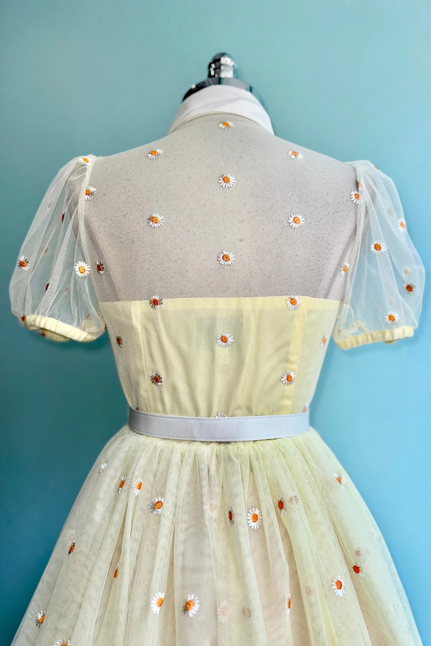 Yellow Daisy Mesh Shirt Dress Yellow Daisy Mesh Shirt Dress -MODERN MILLIE Shop 639EA1E7 EB51 44CE 825F EA106EB5D852 scaled