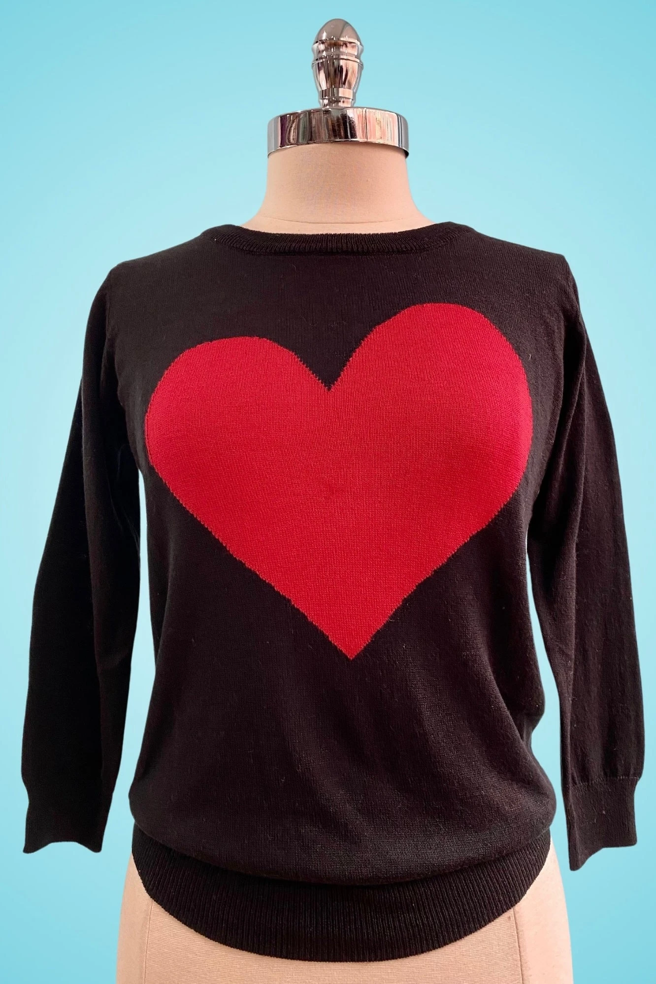 Black and Red Heart Pullover Sweater Black And Red Heart Pullover Sweater -MODERN MILLIE Shop 674486C6 659E 43D0 8C49 95FF8D3D42AE
