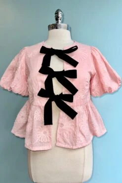Bow Tie Floral Puff Sleeve Top In Pink