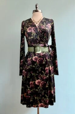 Velvet Flora Bell Sleeve Wrap Dress By Voodoo Vixen 6 Velvet Flora Bell Sleeve Wrap Dress By Voodoo Vixen -MODERN MILLIE Shop 6B56498A 3E9F 4470 B1A9 753DFF328571