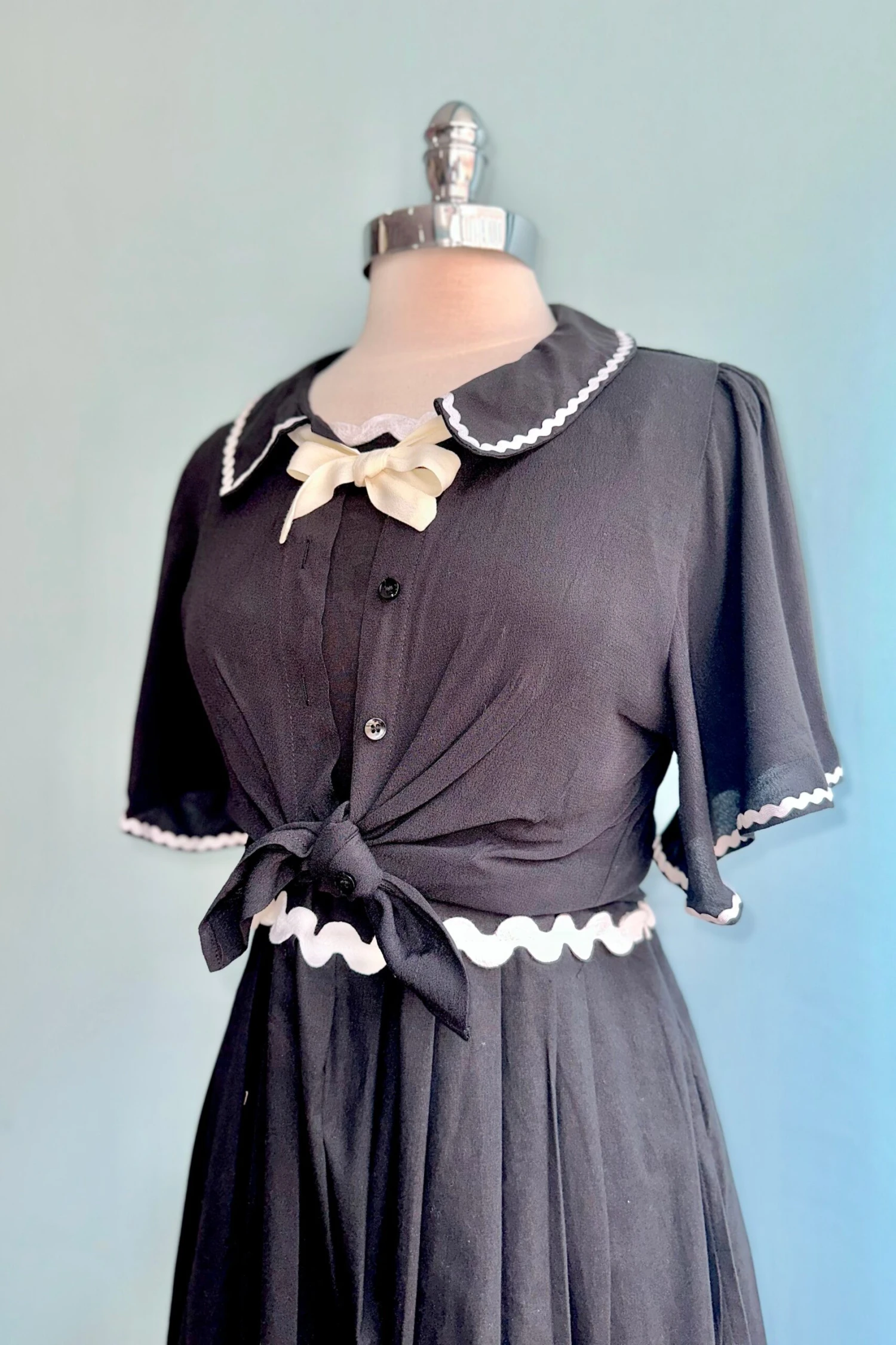 Black and White Tank Ric-Rac Midi Dress by Compania Fantastica Black And White Tank Ric-Rac Midi Dress By Compania Fantastica -MODERN MILLIE Shop 6B573E58 0272 4D57 A8D7 E8F741DA0E7C scaled