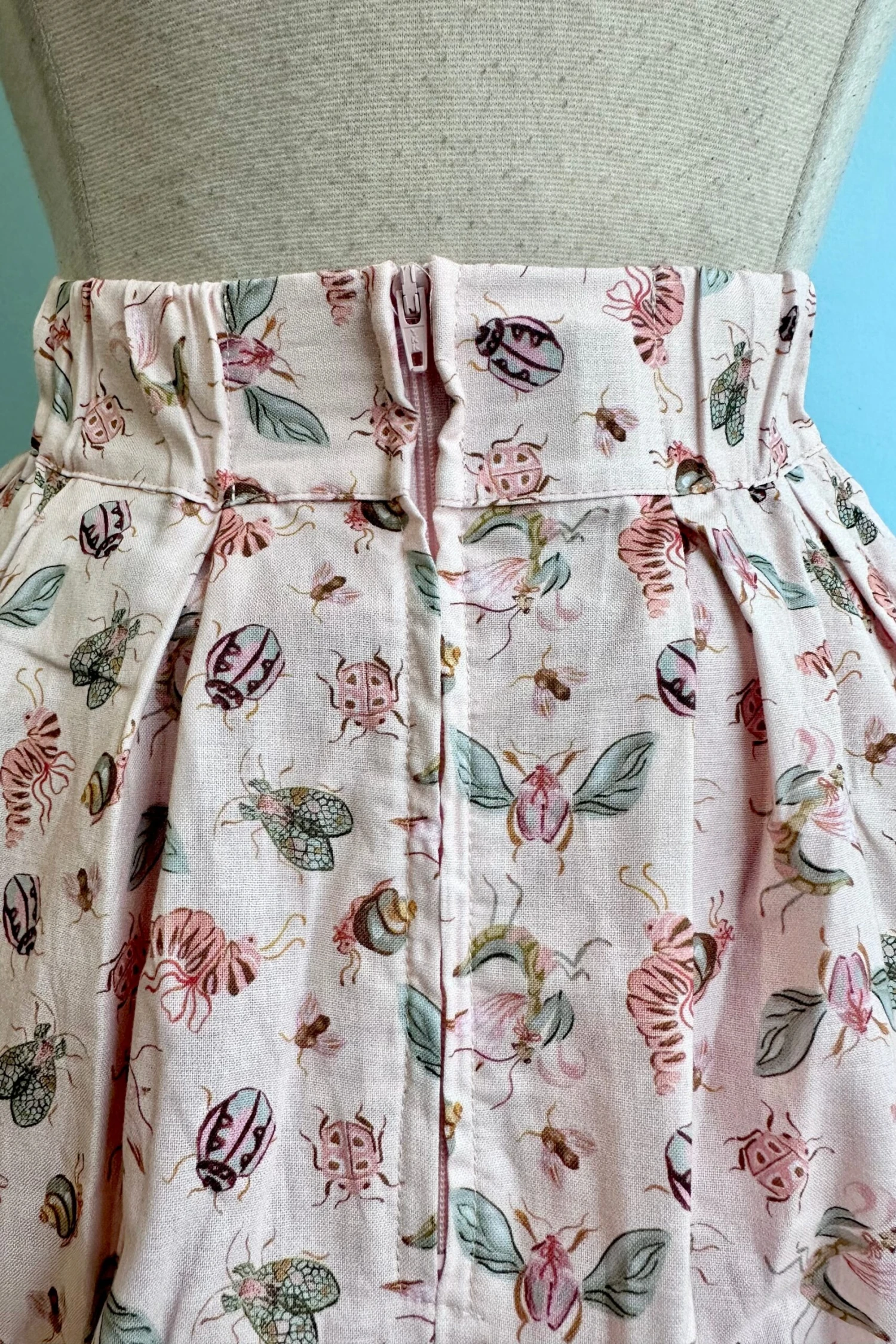 Praying Mantis and Friends Pink Doris Skirt by Retrolicious Praying Mantis And Friends Pink Doris Skirt By Retrolicious -MODERN MILLIE Shop 6ED35C46 6906 41F2 8311 1570926400A4 scaled