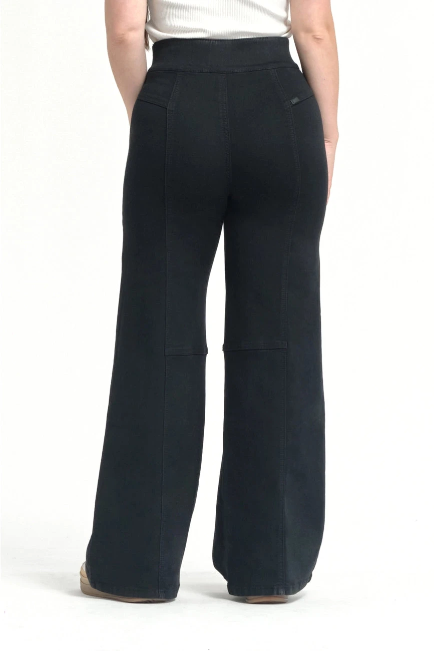 Petite 29" Pull On Tummy Control Wide Leg Jeans In Black by 1822 Denim Petite 29" Pull On Tummy Control Wide Leg Jeans In Black By 1822 Denim -MODERN MILLIE Shop 6c7643d67748bb81d4337a8243179bec6a1f9dbca0f3a57afb2ffb36ad146ed9