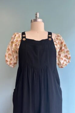 Black Linen Wide Leg Jumpsuit 4 Black Linen Wide Leg Jumpsuit -MODERN MILLIE Shop 75F5DD6D A36D 4EB5 B19D 347D63BCABA5