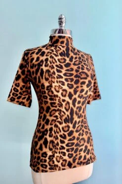 Leopard Denise Elbow Length Top By Heart Of Haute -MODERN MILLIE Shop 7C049FCF 5B0B 447C 9D4A C9A5FD614617