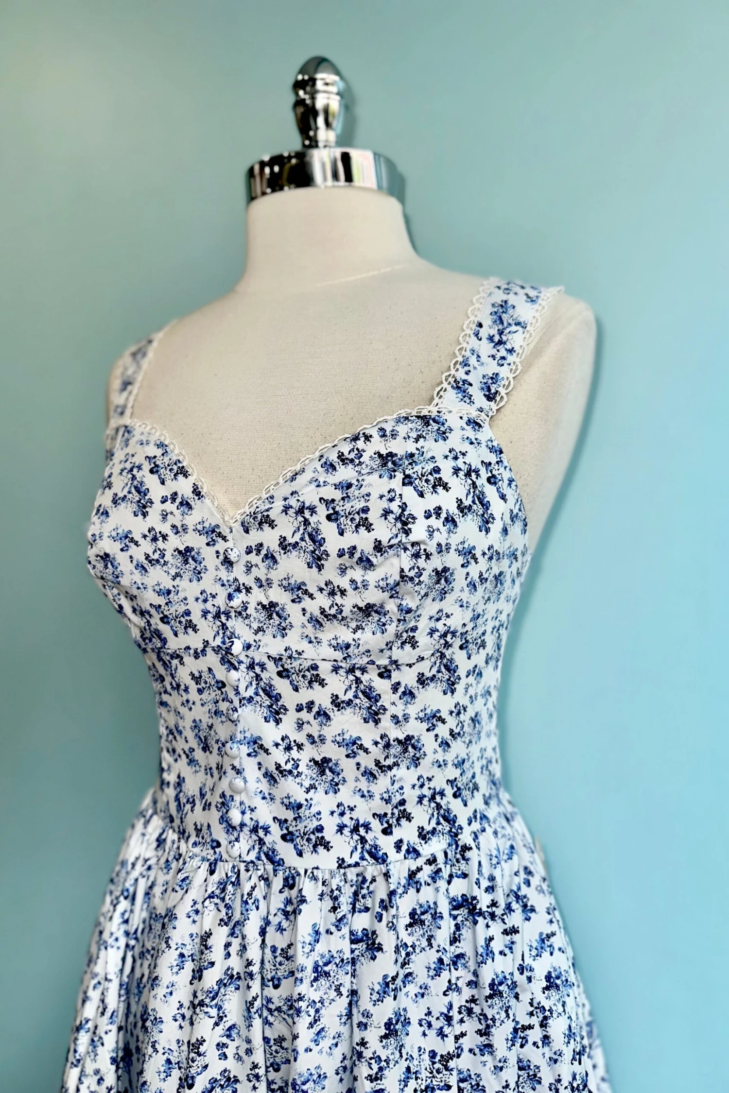 Blue Floral Bryson Midi Dress by Timeless London Blue Floral Bryson Midi Dress By Timeless London -MODERN MILLIE Shop 7FA35FE1 C71B 4AF2 BA6A 652D36C23712 scaled