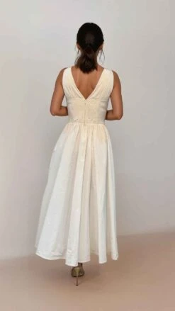 White Lysandra Midi Dress By Timeless London -MODERN MILLIE Shop 7 6c515b8c 2b1c 4f69 ad50 8cbc1ed7ec49 1