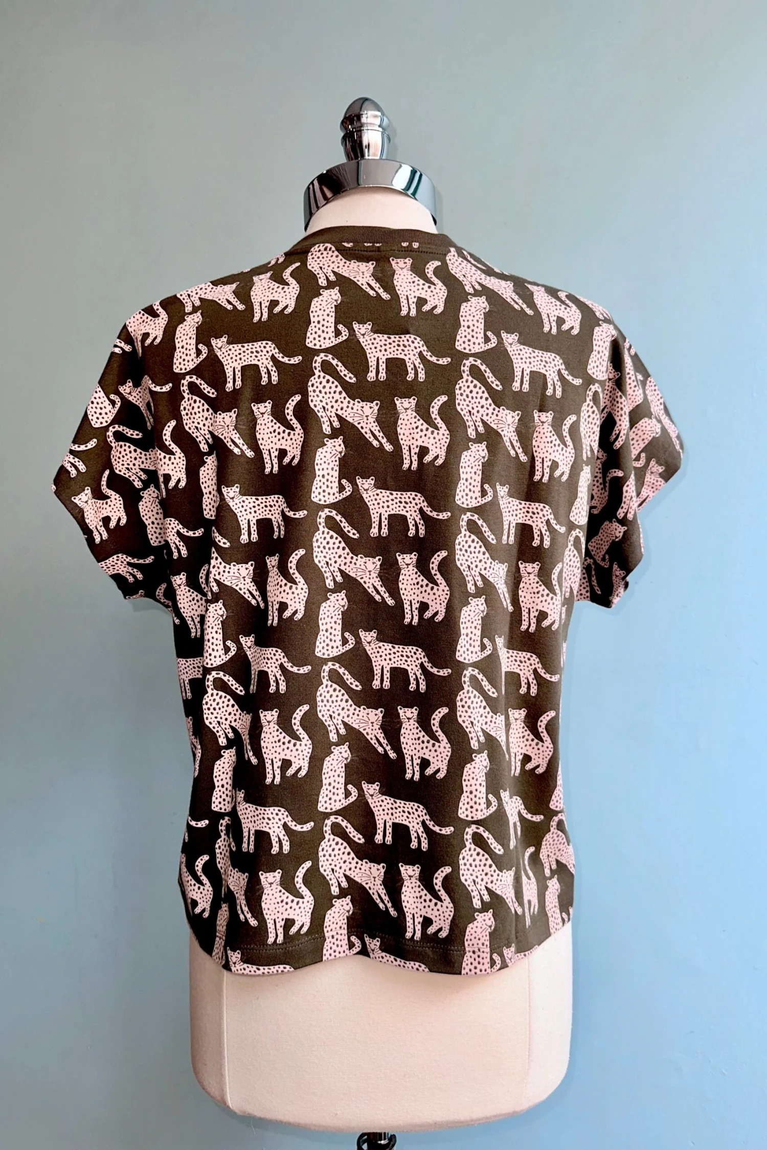 Caitlin Top in Leopard Green by Mata Traders Caitlin Top In Leopard Green By Mata Traders -MODERN MILLIE Shop 807BC6B2 2D51 4000 AABE 03CAF4FA875E scaled