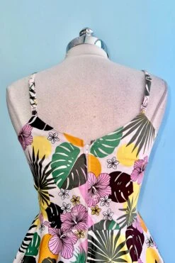 Benita Tropical Floral 50's Dress By Hell Bunny -MODERN MILLIE Shop 8296E4CB E0B7 4F6C 84A6 A17E317DA141