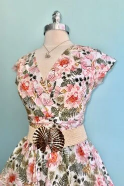 Pink And Green Floral Greta Dress By Retrolicious -MODERN MILLIE Shop 834AB433 19EF 4BBA 9D21 1285CFA9E6F3