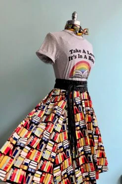 Reading Rainbow T-Shirt In Grey -MODERN MILLIE Shop 8A2BBD96 3269 4646 B38D ABAA85A64AD6