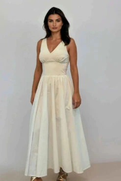 White Lysandra Midi Dress By Timeless London -MODERN MILLIE Shop 8 ee4592e1 0970 488e ac02 6a0234fb7622 1
