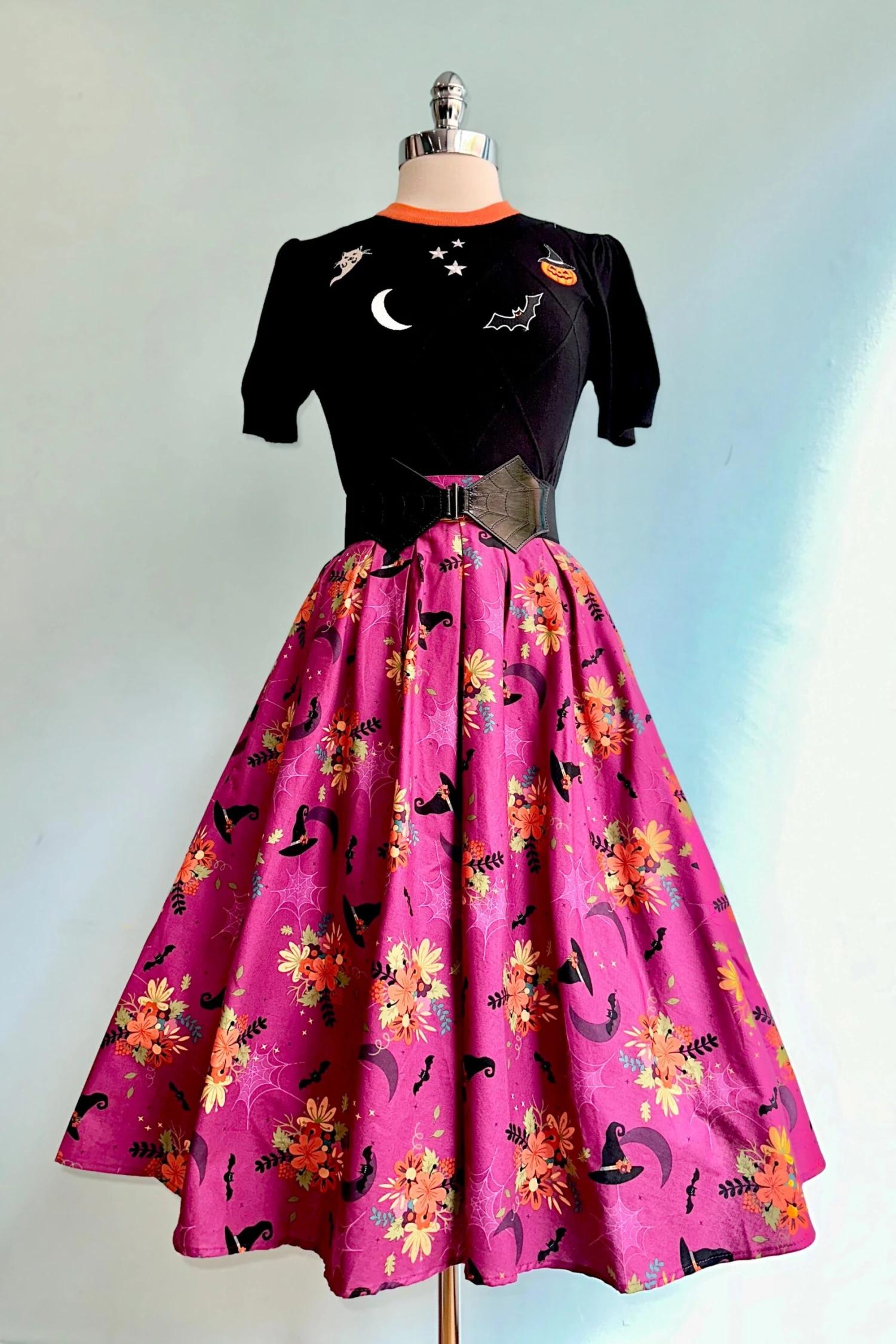 Vintage Halloween Short Sleeve Sweater Vintage Halloween Short Sleeve Sweater -MODERN MILLIE Shop A0C16F80 314E 465A B26F 3DF92774AA74 scaled