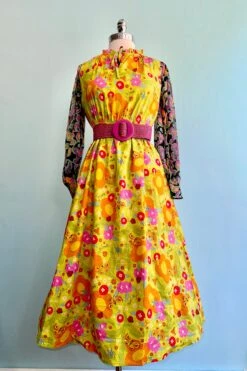 Mod Flowers And Insects Carly Midi Dress By Miss Lulo -MODERN MILLIE Shop AF0455D3 3AD9 4C18 88DA 6AC7EEC06350