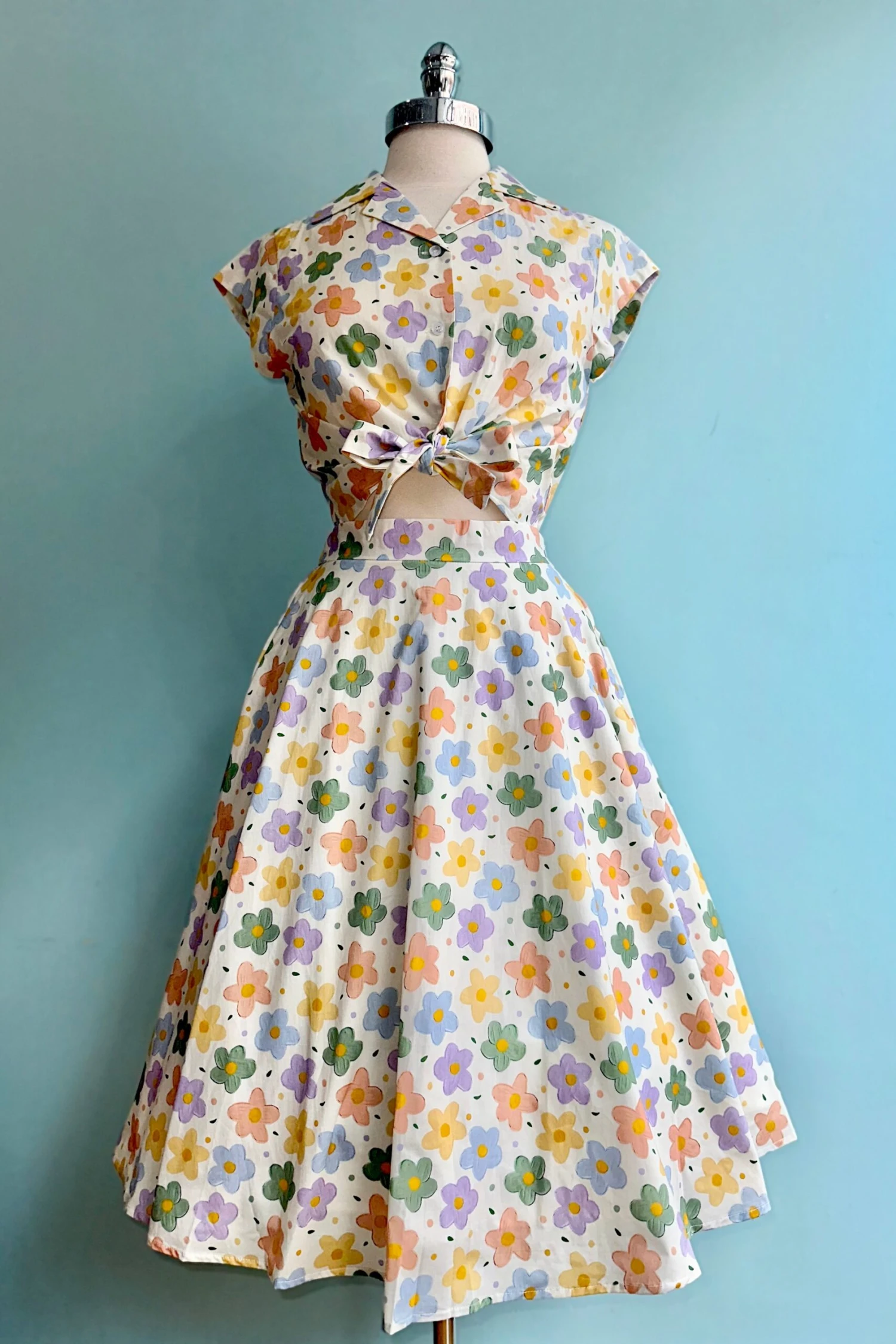 Pastel Floral Print Full Skirt by Tulip B. Pastel Floral Print Full Skirt By Tulip B. -MODERN MILLIE Shop B15D1D64 1BC9 4384 BC7C 2B5A0C61295C scaled