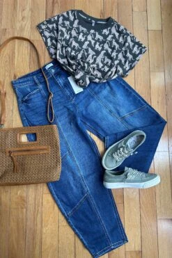 Relaxed Barrel Jeans By Artemis Vintage