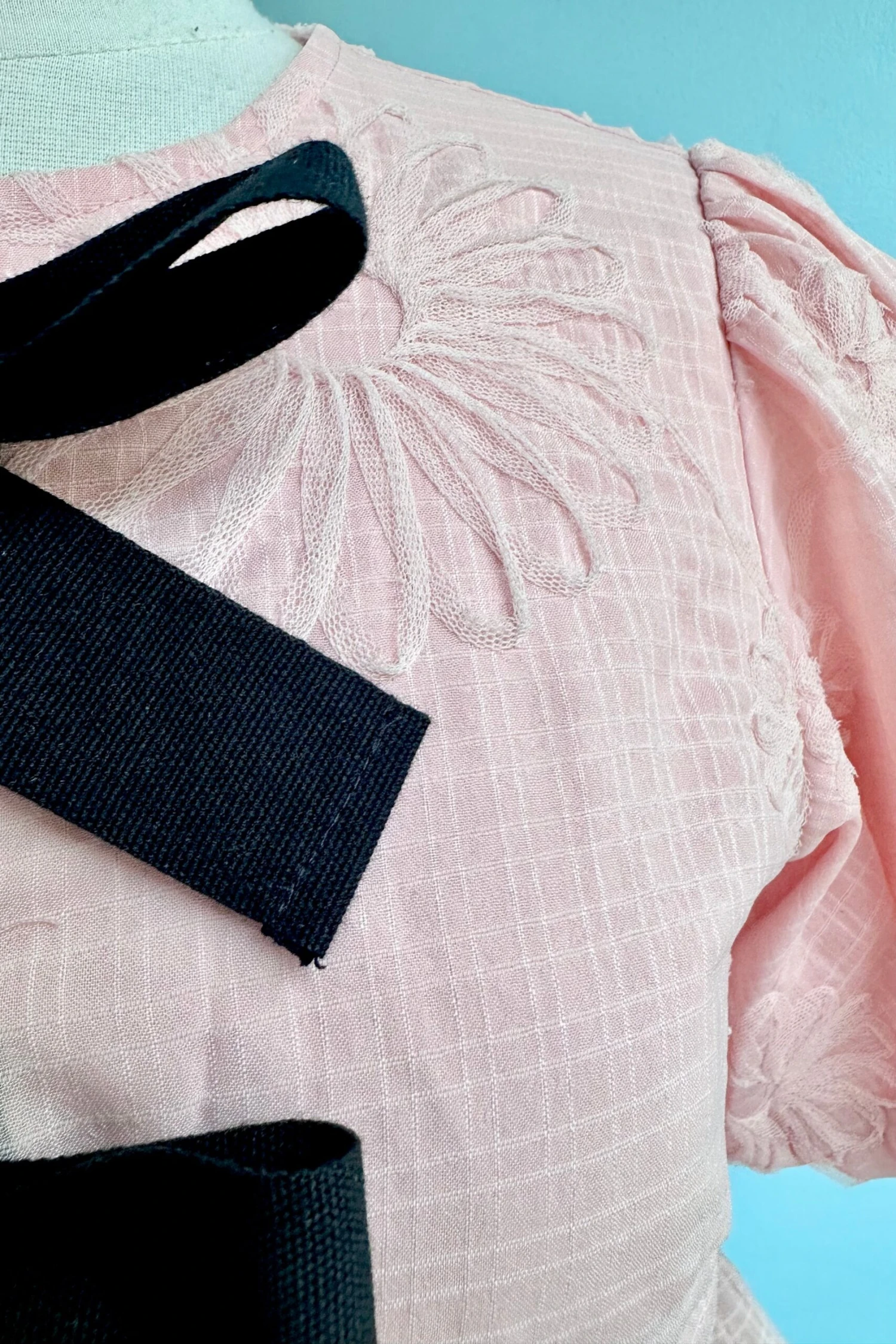 Bow Tie Floral Puff Sleeve Top in Pink Bow Tie Floral Puff Sleeve Top In Pink -MODERN MILLIE Shop C350094B 881C 4CE4 B837 0DE037E24246 scaled