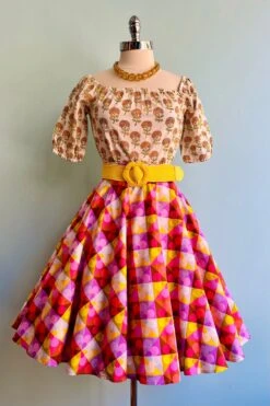 Pink Geometric Daisy Circle Skirt By Heart Of Haute -MODERN MILLIE Shop C8508D6C CA97 47C8 8E0A C6A6F7AFBDEC