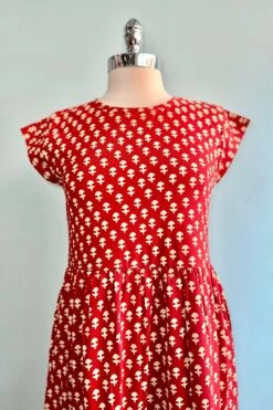 Red Micro Floral Tiered Jersey Dress By Mata Traders 4 Red Micro Floral Tiered Jersey Dress By Mata Traders -MODERN MILLIE Shop C9B246F6 10D4 4264 B753 FC6EFCDEF128