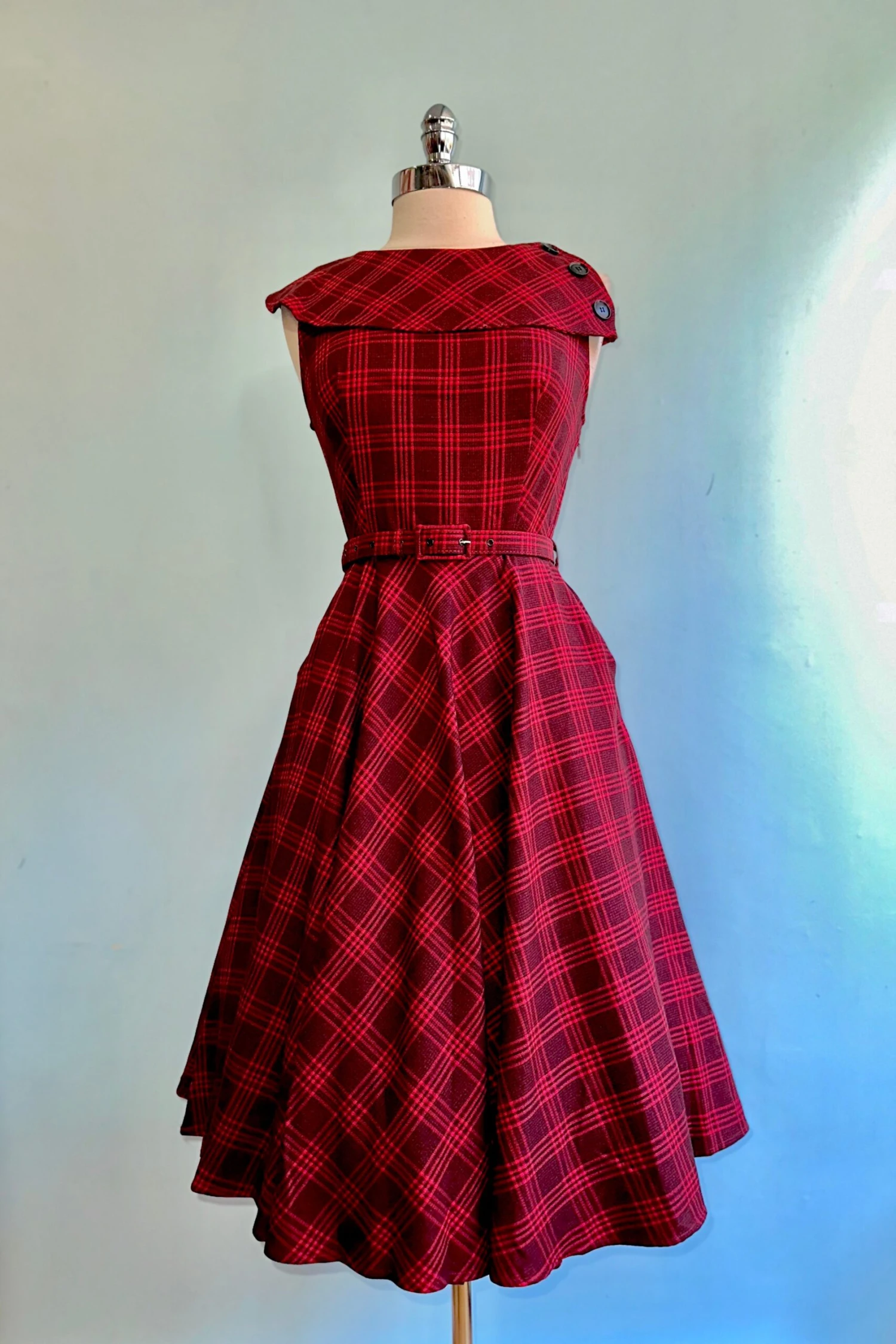 Red Plaid Wide Collar Dress by Voodoo Vixen Red Plaid Wide Collar Dress By Voodoo Vixen -MODERN MILLIE Shop CDF4FBDF 5642 46F6 BEF7 B971CFC6905D scaled
